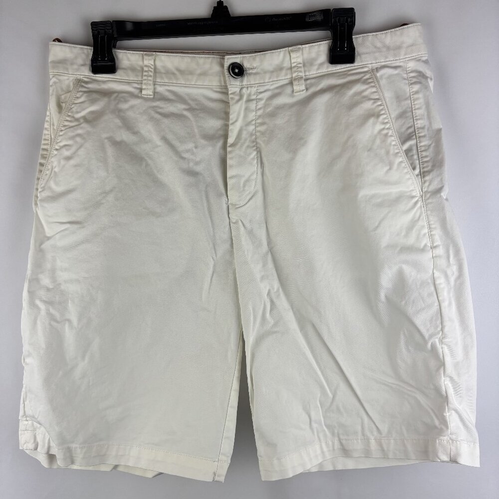 Men Medium White Short Pockets Cotton Button Zip Pull On Closure Soft Stretch